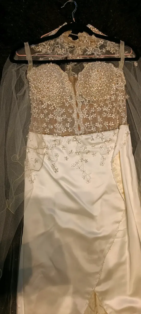 Vestido de novia con encaje - 5