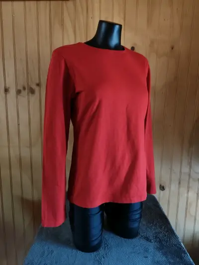 Polera roja manga larga - miniatura 2