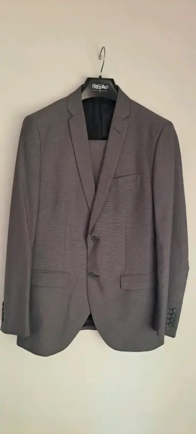 Traje 2 piezas, gris para hombre, marca Mossimo - miniatura 1