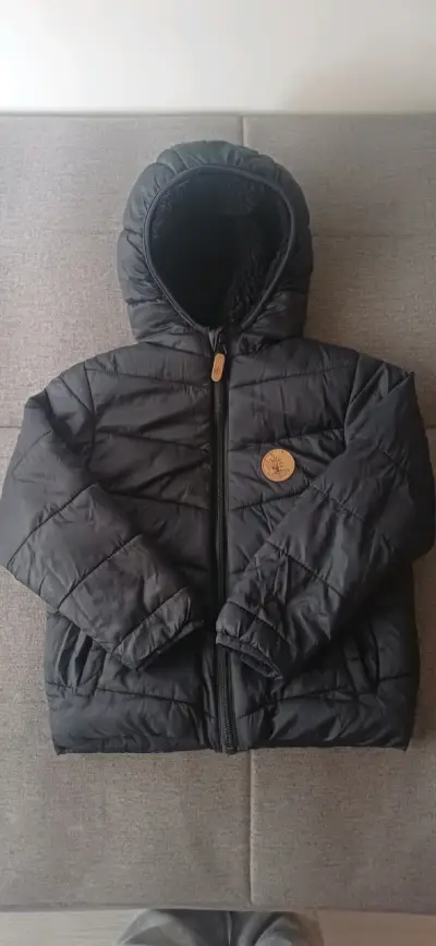 Parka negra con capucha - miniatura 2