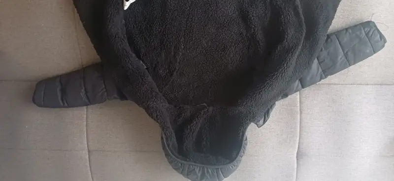 Parka negra con capucha - 3