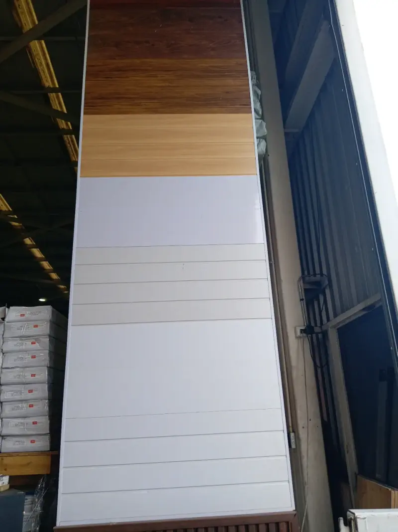 Perfiles de aluminio variados, revestimientos - 4