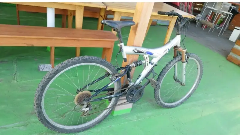 Mountain bike usada gris - 1