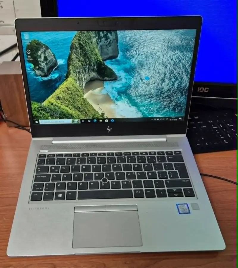 Notebook HP EliteBook 830 G5 14 pulgadas Impeque - 1