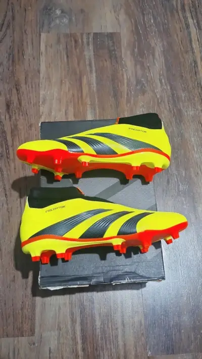 Botines fútbol amarillo y negro - miniatura 4