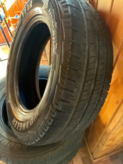 Neumáticos Goodyear usados - miniatura 1