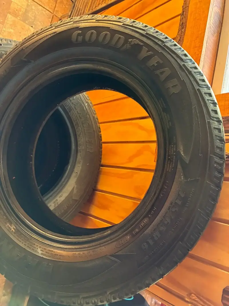 Neumáticos Goodyear usados - 2