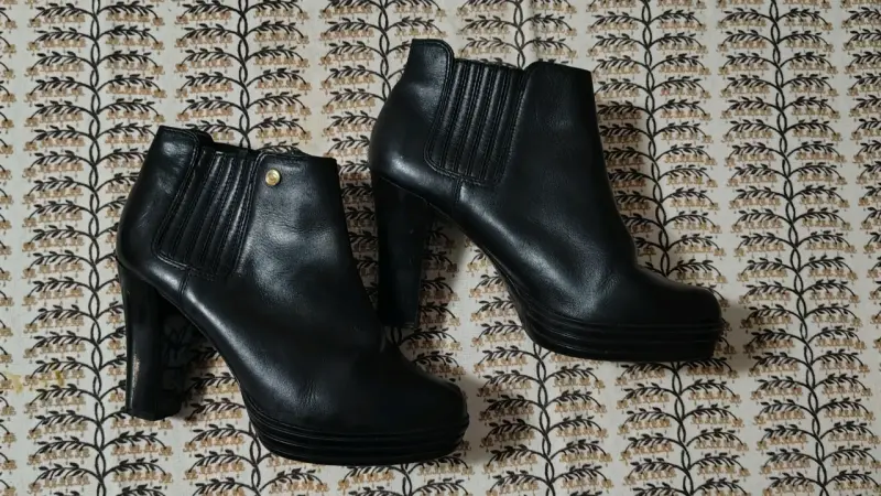 Botas negras de cuero - 2
