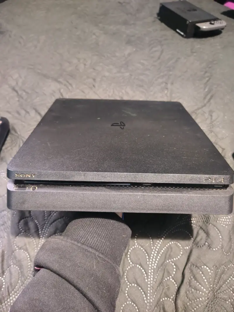 PS4 Slim 500GB + Control + HDMI y cables - 6