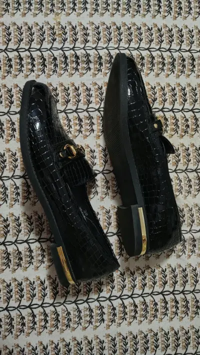 Zapatos negros de charol - miniatura 1