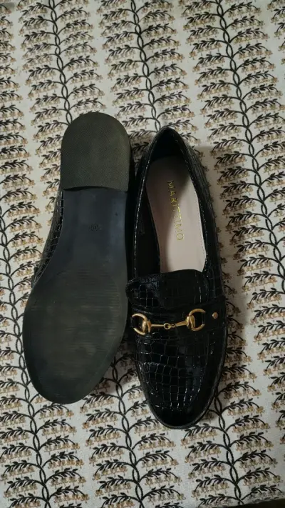 Zapatos negros de charol - miniatura 2
