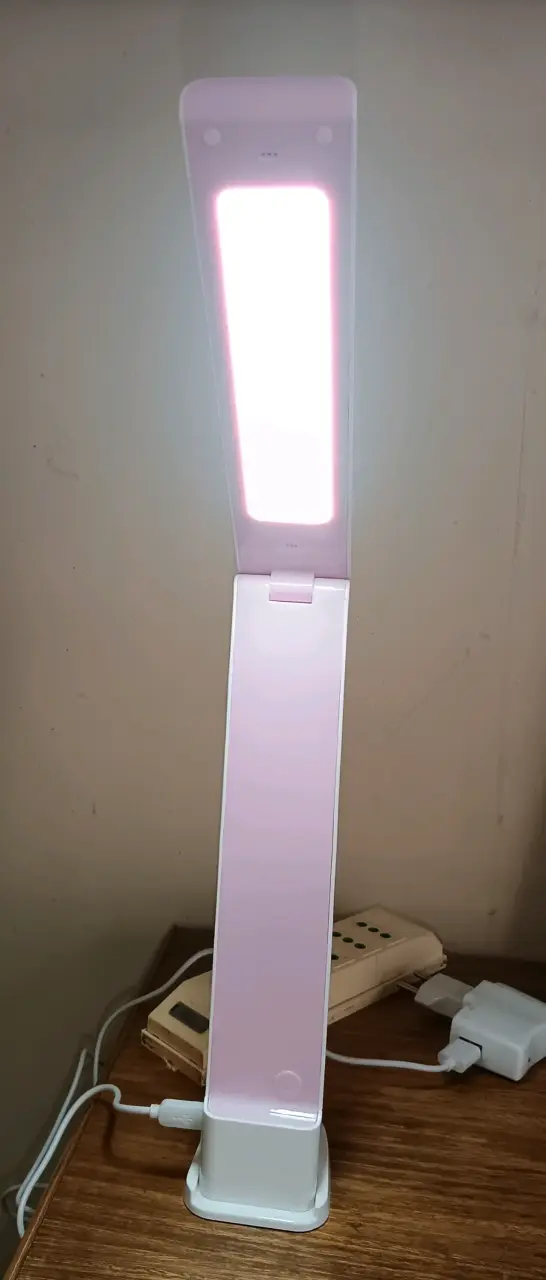 Lámpara de escritorio LED blanca - 2