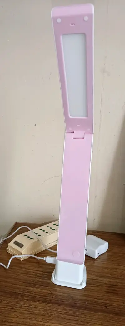 Lámpara de escritorio LED blanca - miniatura 3