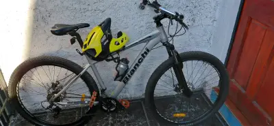 Bicicleta Bianchi aro 29 con casco y botella - miniatura 1