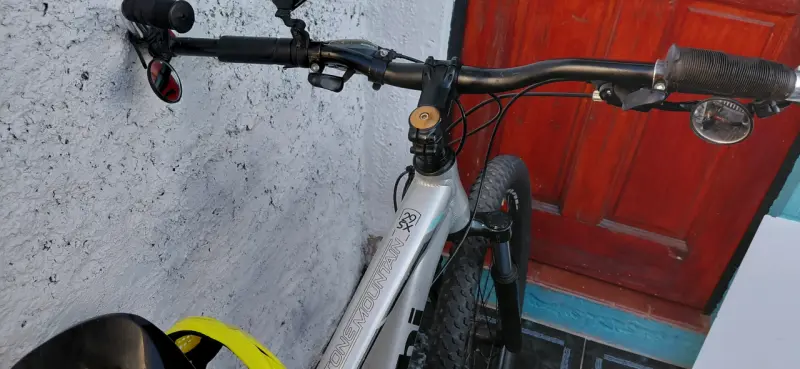Bicicleta Bianchi aro 29 con casco y botella - 5