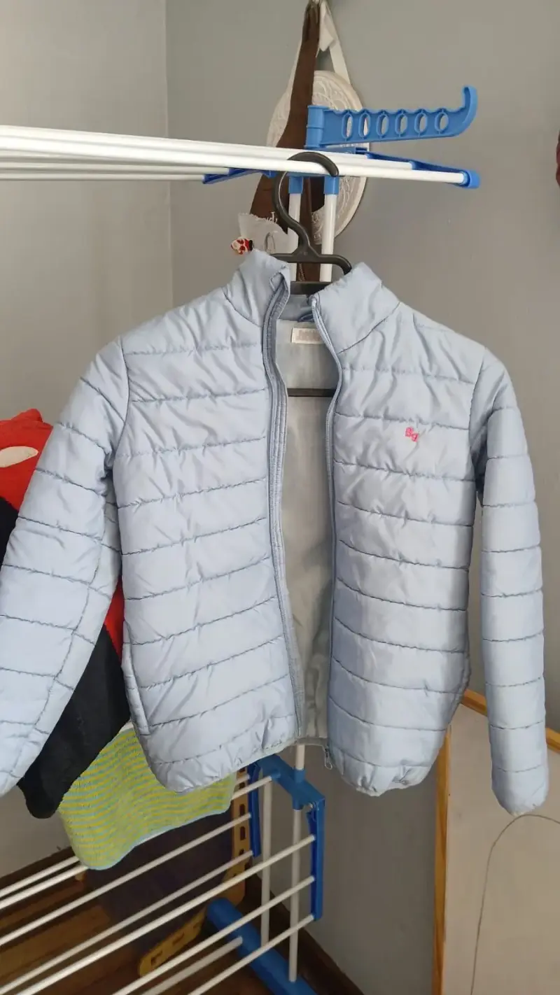 Chaqueta acolchada azul claro