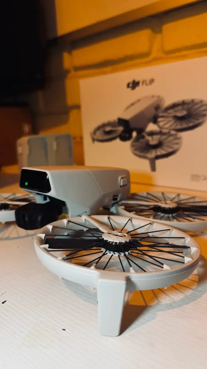Drone DJI Flip con cámara - 2
