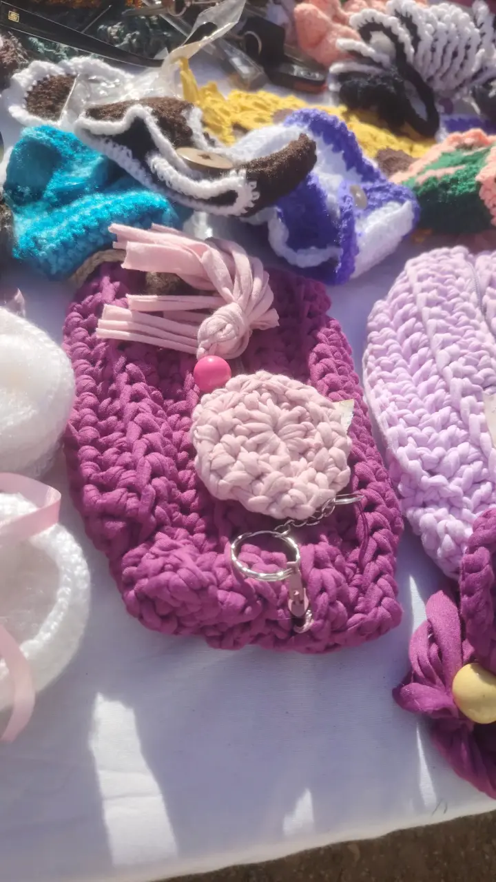 Cuello tejido con capucha morado - 5