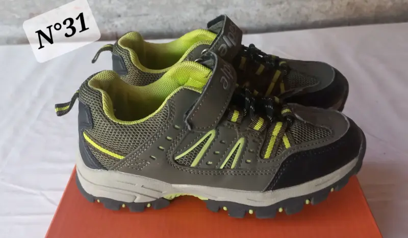 Zapatillas deportivas grises N°31 - 1