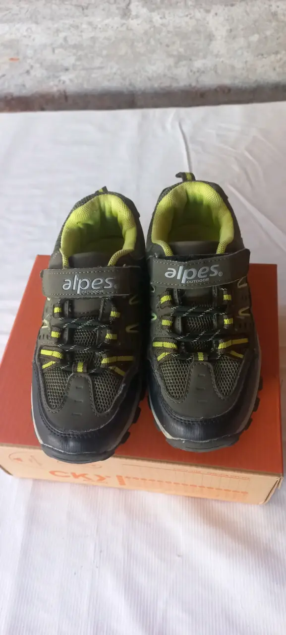Zapatillas deportivas grises N°31 - 2