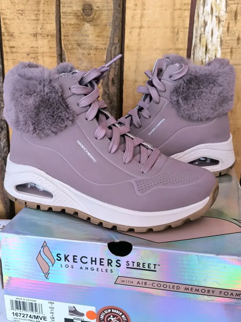 Botas Skechers con forro de peluche - 1