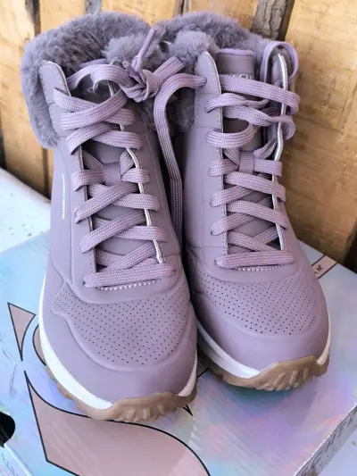 Botas Skechers con forro de peluche - miniatura 2
