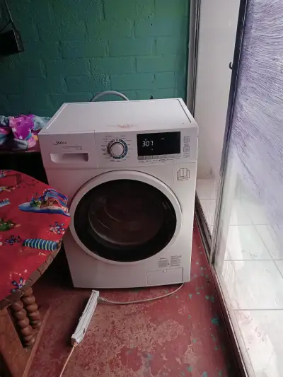 Lavadora secadora Midea 8kg - miniatura 1