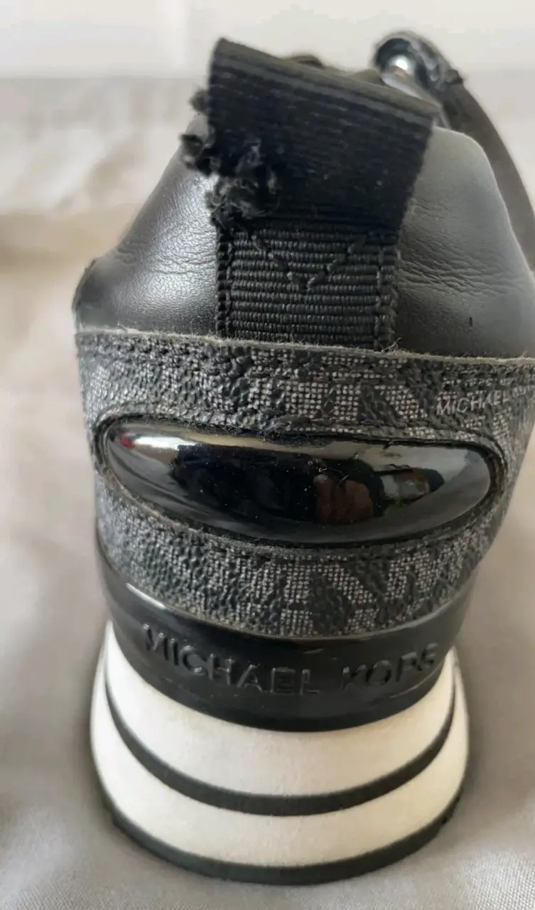 Zapatillas Michael Kors negras - 3