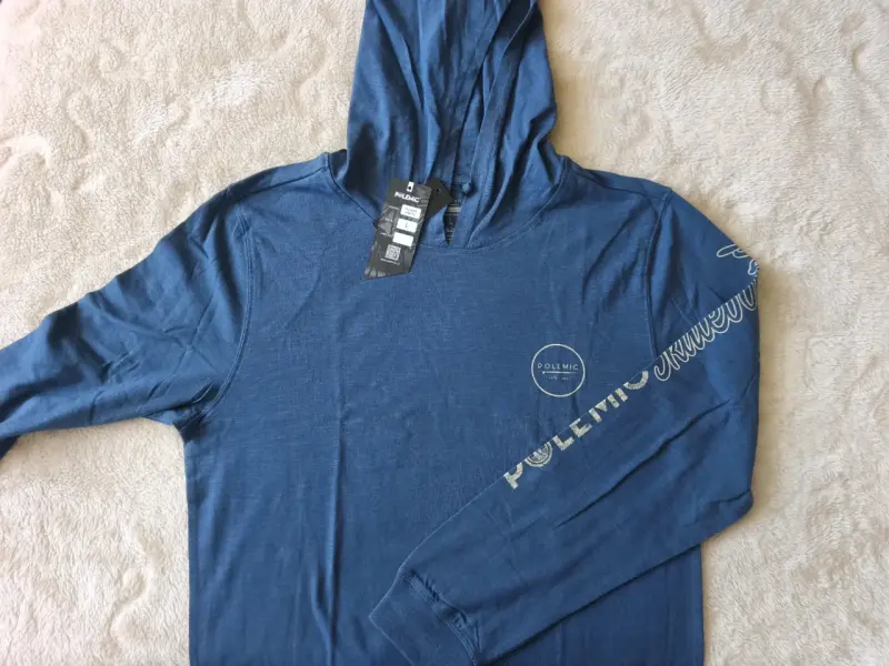 Polera azul con capucha Polemic - 1