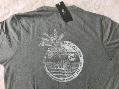 Polera verde manga larga con etiqueta - miniatura 2