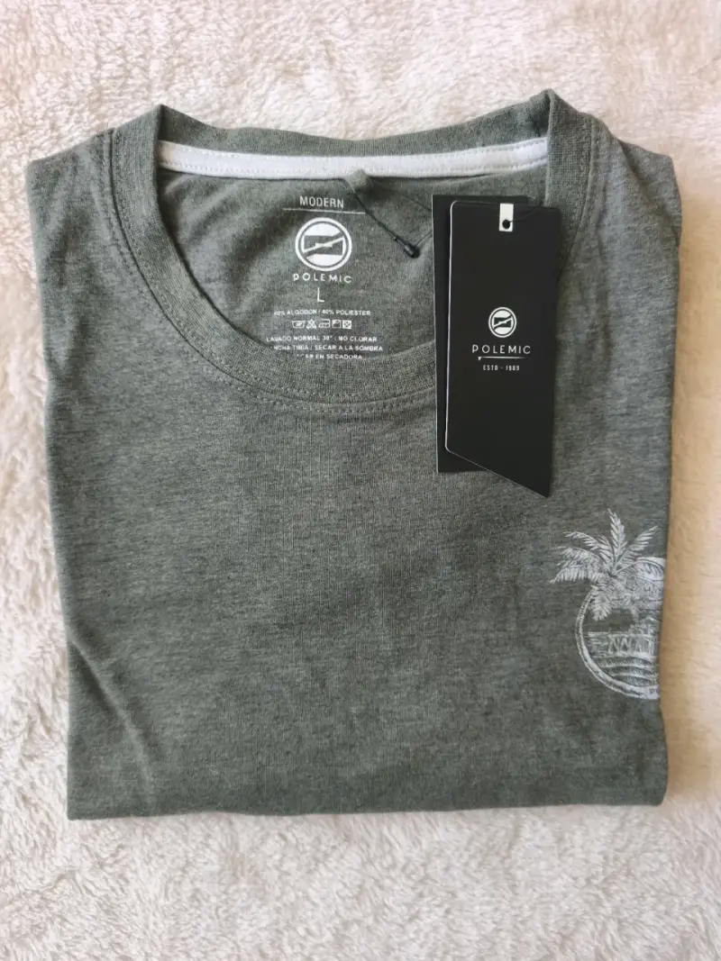 Polera verde manga larga con etiqueta - 3