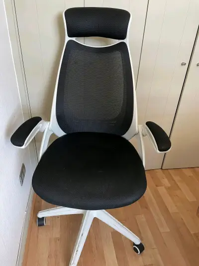 Silla de oficina ergonómica negra - miniatura 1
