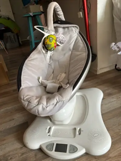 Silla mecedora de bebé 4moms - miniatura 1