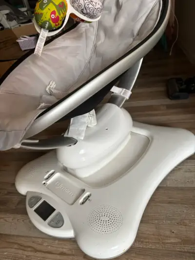 Silla mecedora de bebé 4moms - miniatura 2