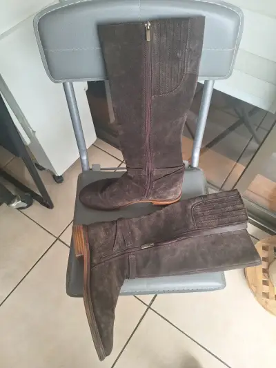 Botas altas de gamuza marrón - miniatura 2