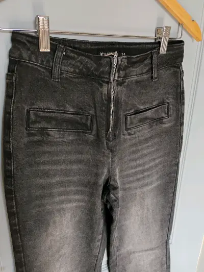 Jeans negros acampanados - miniatura 2
