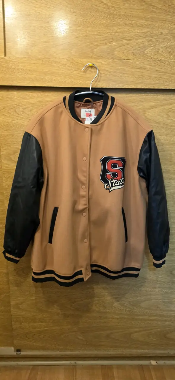 Chaqueta varsity marrón y negra - 1