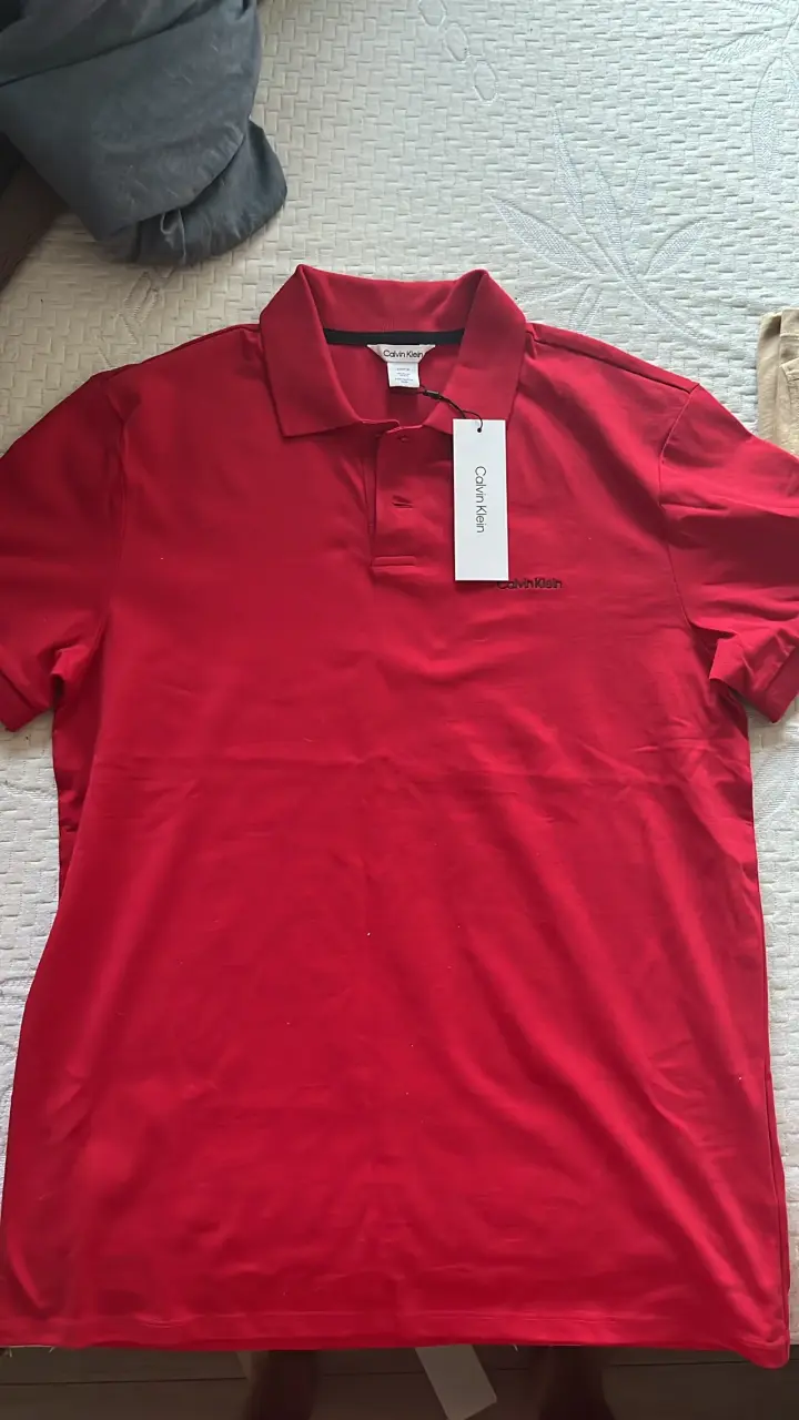 Polera roja Calvin Klein