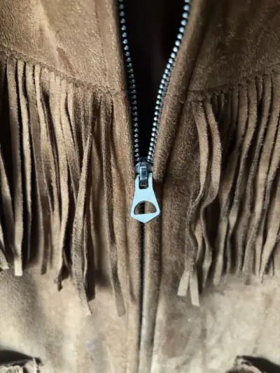 Chaqueta marrón con flecos - miniatura 3