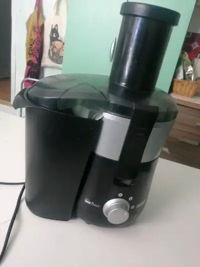 Extractor de jugos negro - miniatura 1