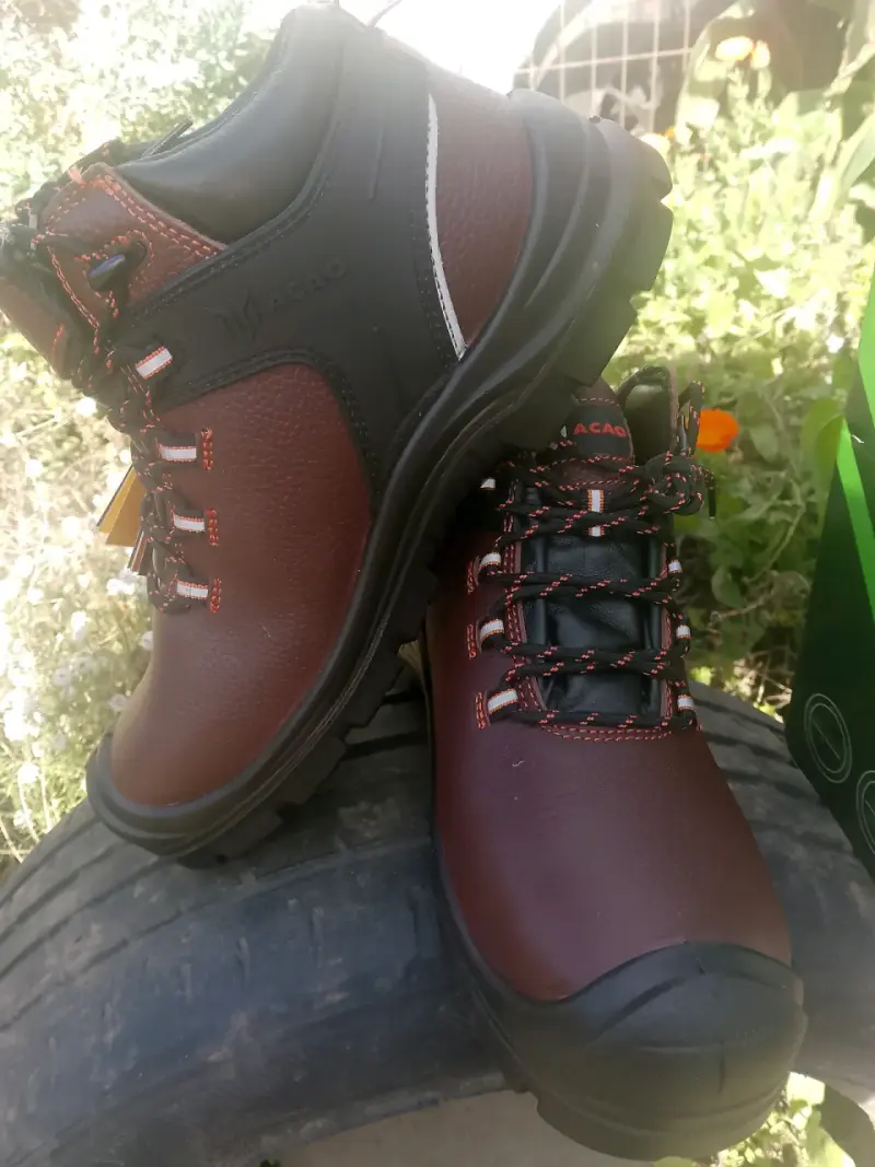 Botas de seguridad marrón y negro - 1