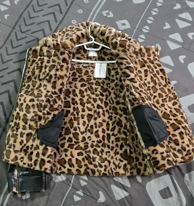Chaqueta de cuero con estampado leopardo - miniatura 2