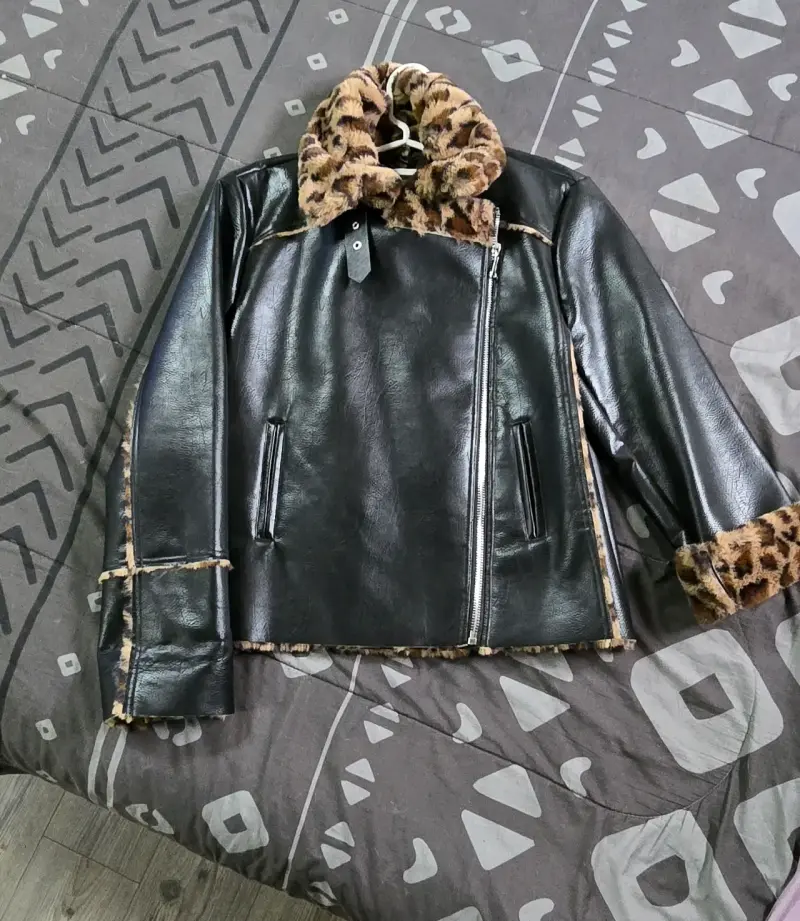 Chaqueta de cuero con estampado leopardo - 3