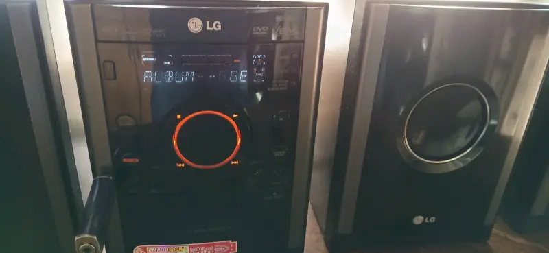 Sistema de audio LG con USB - 2