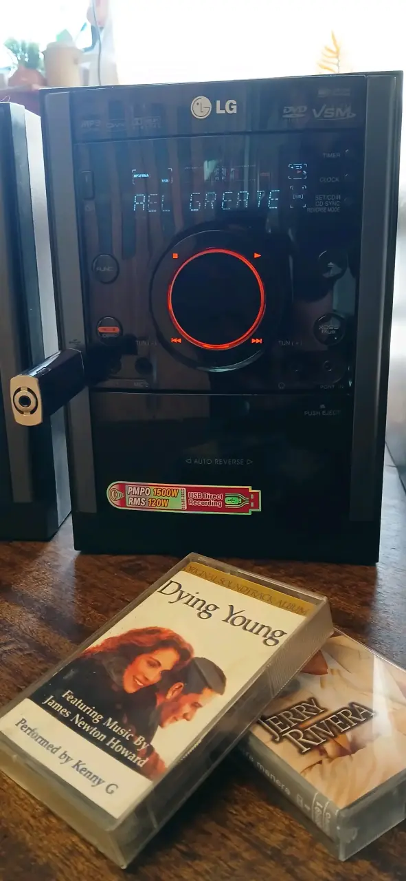 Sistema de audio LG con USB - 6