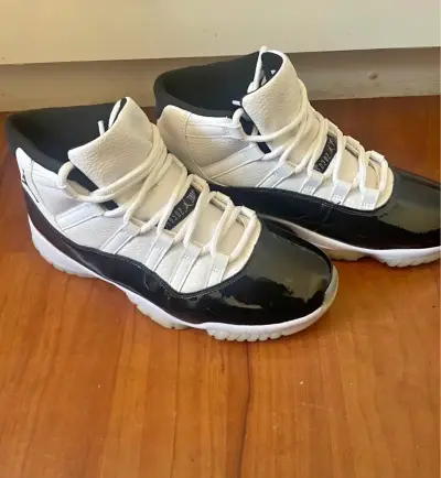 Zapatillas Jordan G5 deportivas blancas y negras - miniatura 1