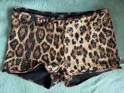 Shorts animal print con lentejuelas - miniatura 1