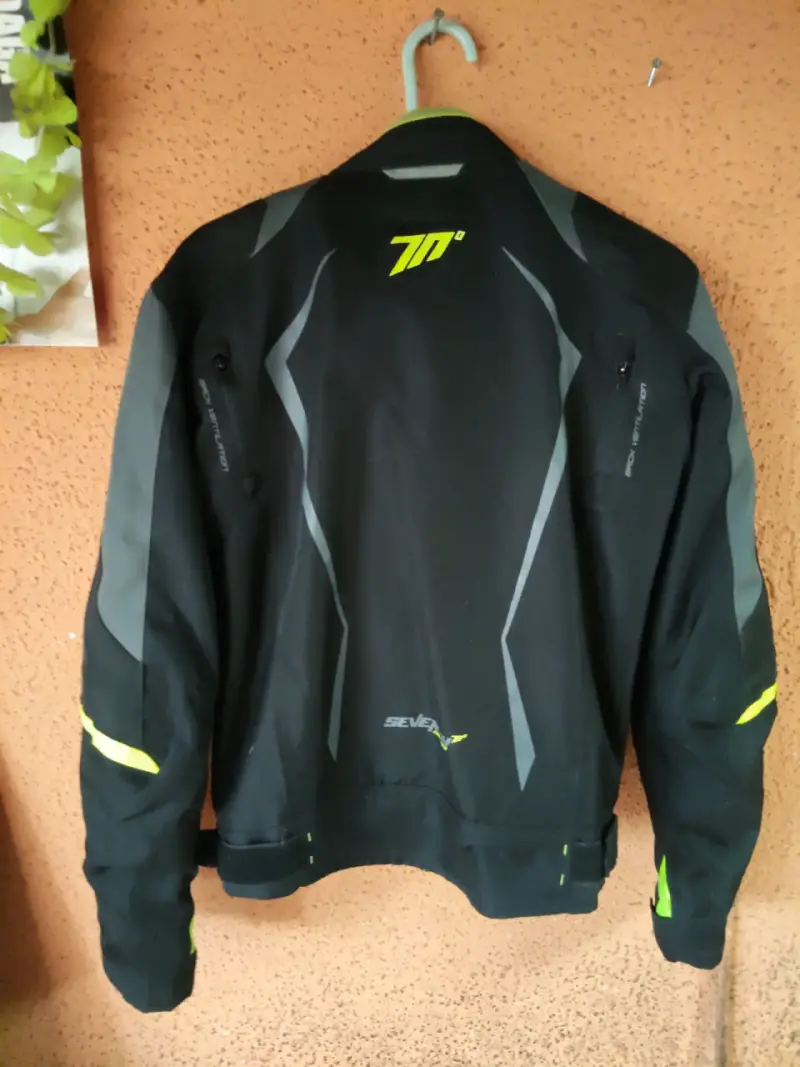Chaqueta de moto negra y gris - 2