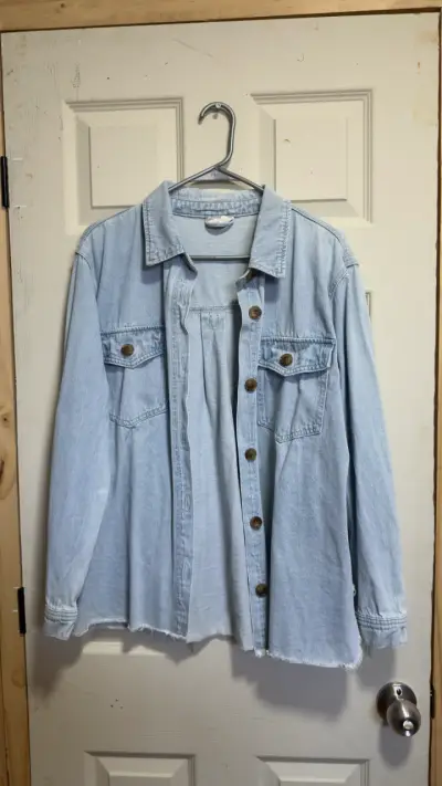 Chaqueta  de mezclilla azul claro - miniatura 1