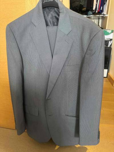 Traje gris elegante - miniatura 1
